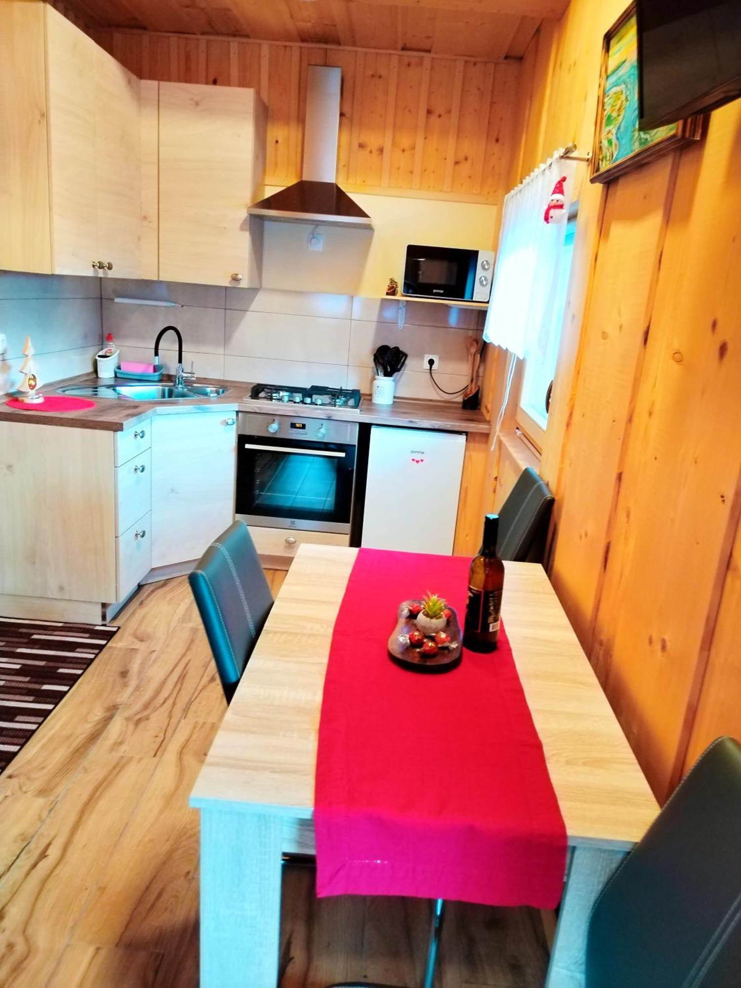 Pocitniska Hiska Lastovka Podvolovljek Zimmer foto